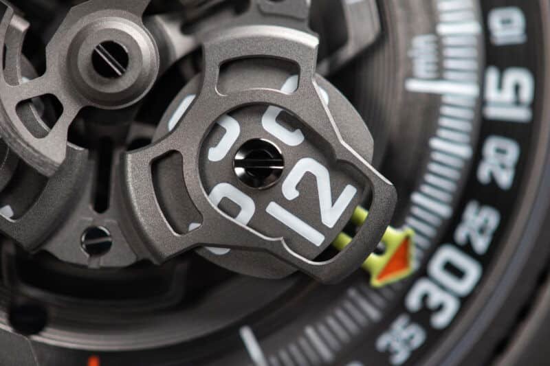 URWERK UR-100V Magic T