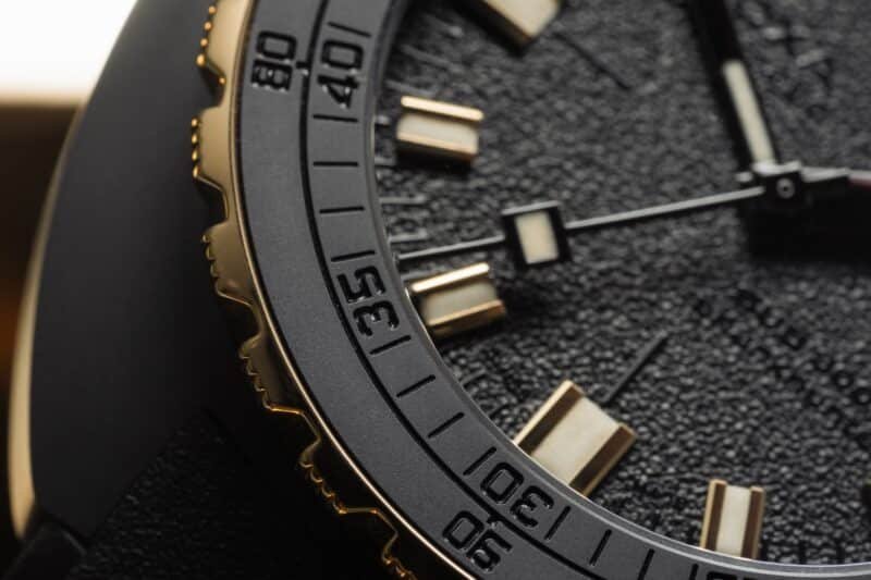DOXA SUB 300β Sharkhunter Close Up