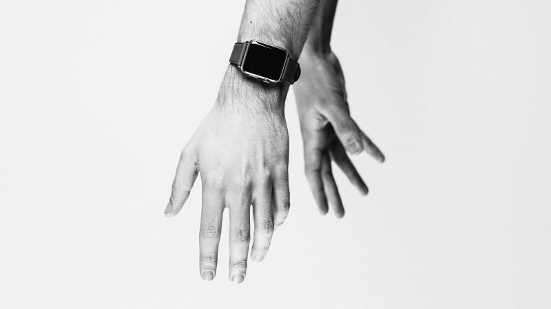 Do quartz watches need to be serviced? Apple watch
